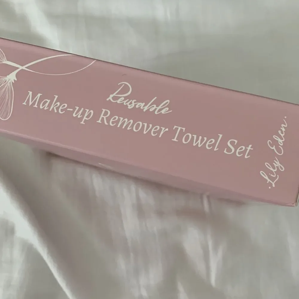NIB, Lily Eden Reusable Make-up Remover Towel Set